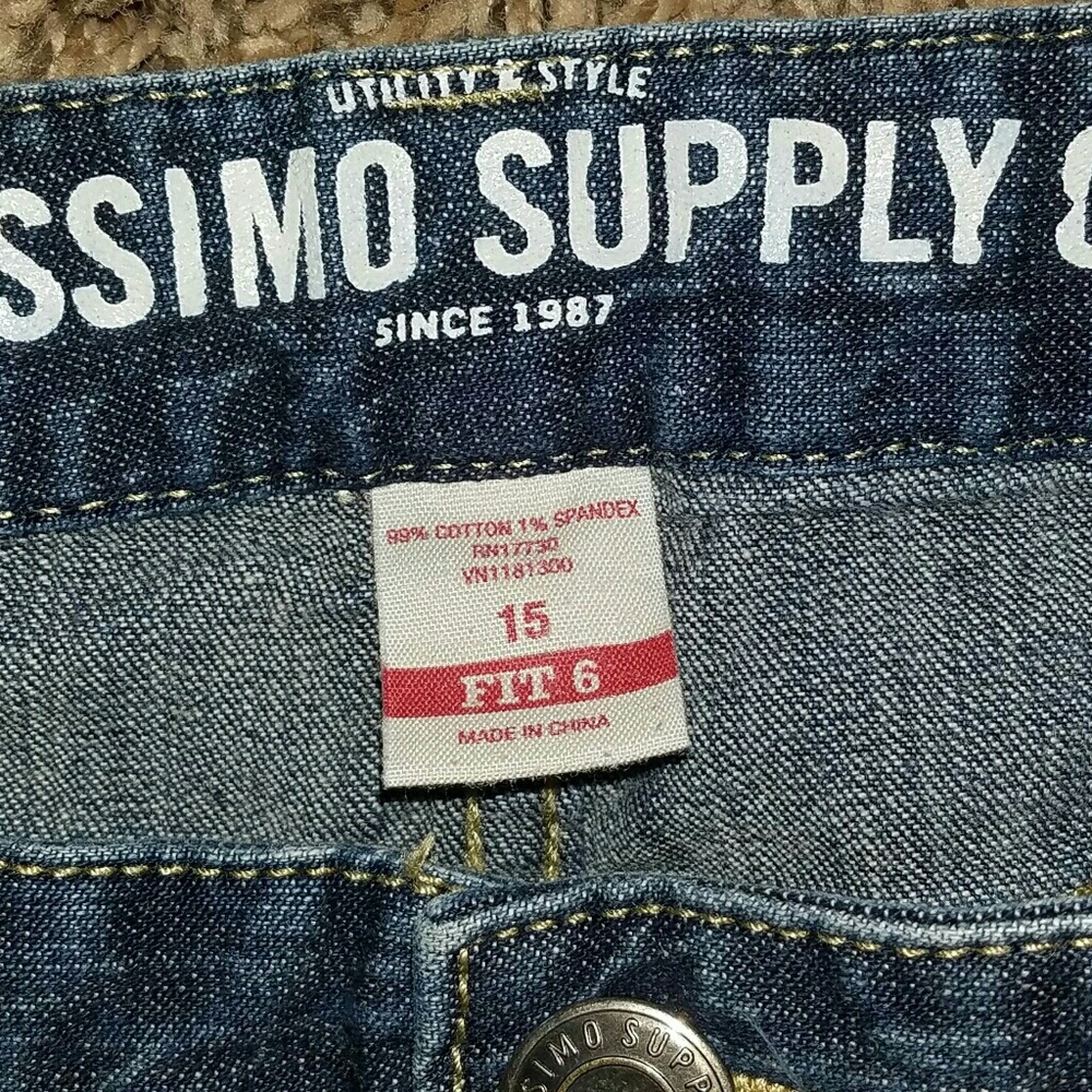 Mossimo Shorts - Picture 4 of 4